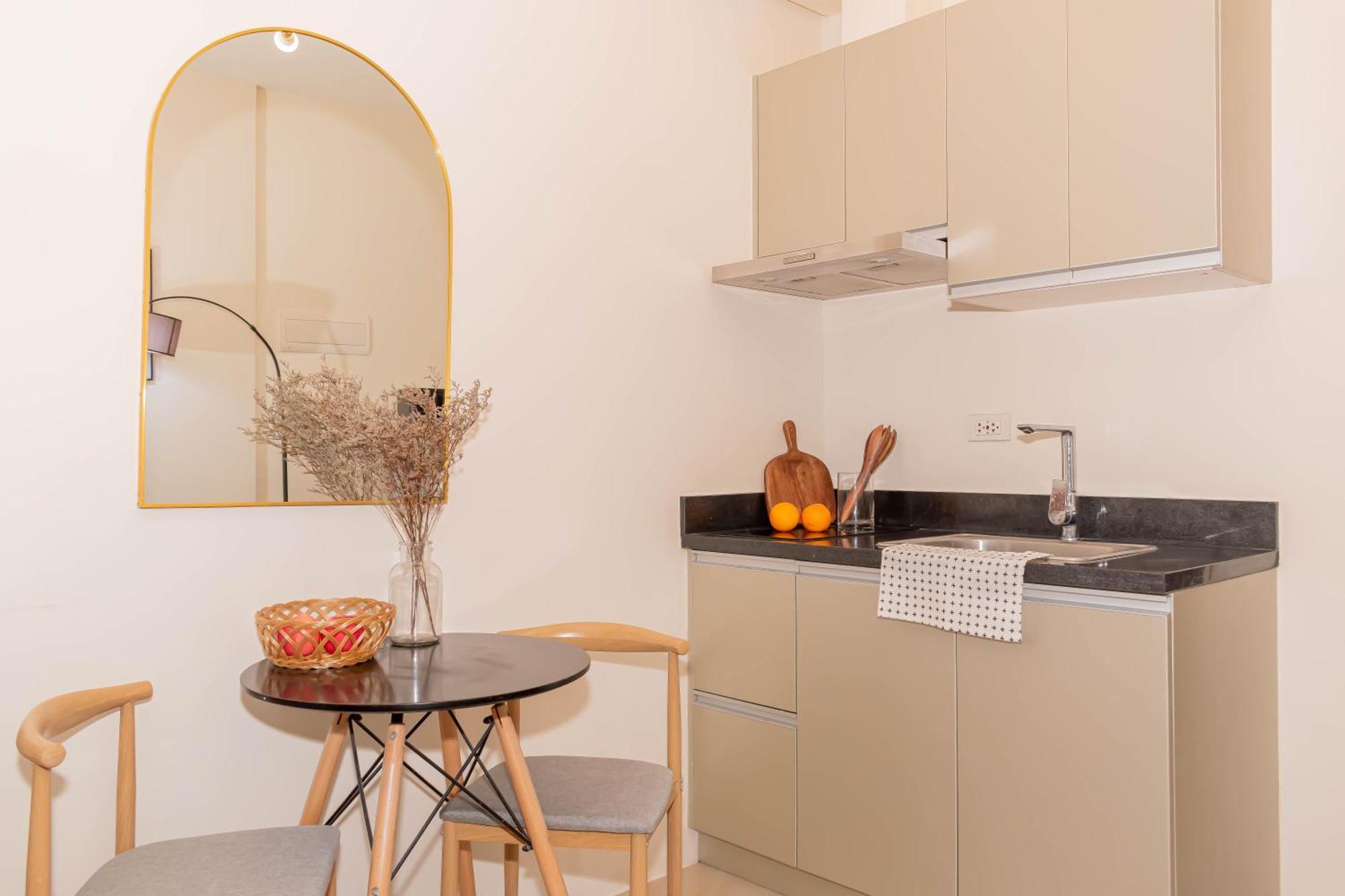 Amora Suites At The Beacon Makati Μανίλα Δωμάτιο φωτογραφία